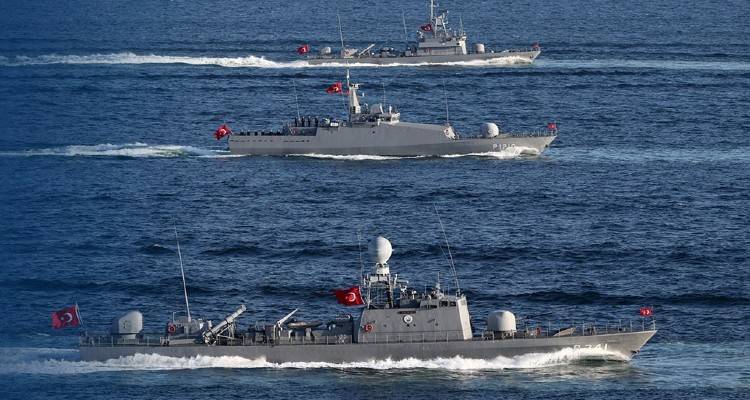 Η Τουρκία απειλεί ανοιχτά Ελλάδα και Κύπρο: «Παραβιάζετε την υφαλοκρηπίδα μας, θα απαντήσουμε στο πεδίο»
