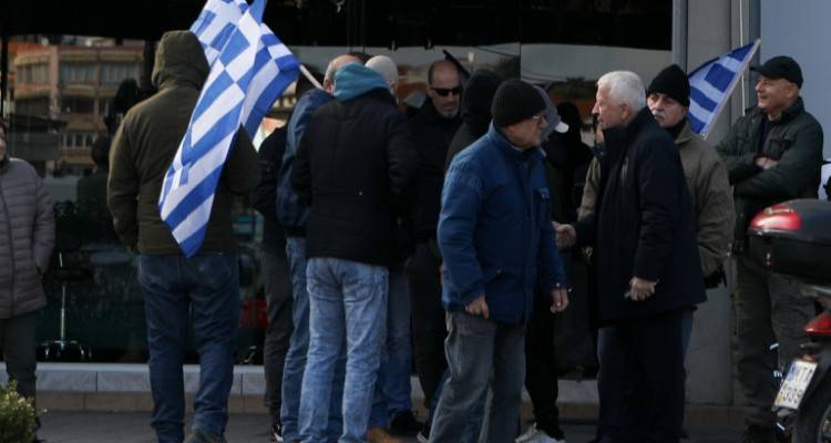 &Mu;&epsilon;&tau;&alpha;&nu;&alpha;&sigma;&tau;&epsilon;&upsilon;&tau;&iota;&kappa;ό: &Kappa;&iota;&nu;&eta;&tau;&omicron;&pi;&omicron;&iota;ή&sigma;&epsilon;&iota;&sigmaf; &sigma;&tau;&omicron; &Beta;ό&rho;&epsilon;&iota;&omicron; &Alpha;&iota;&gamma;&alpha;ί&omicron; -&Lambda;&omicron;&upsilon;&kappa;έ&tau;&omicron; &sigma;&epsilon; &delta;&eta;&mu;ό&sigma;&iota;&epsilon;&sigmaf; &upsilon;&pi;&eta;&rho;&epsilon;&sigma;ί&epsilon;&sigmaf; &kappa;&alpha;&iota; &kappa;&alpha;&tau;&alpha;&sigma;&tau;ή&mu;&alpha;&tau;&alpha;