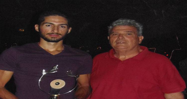 &Chi;ά&rho;&eta;&sigmaf; &Nu;&tau;&iota;&nu;&epsilon;&nu;ή&sigmaf;: &Chi;&omicron;&rho;&omicron;&epsilon;&sigma;&pi;&epsilon;&rho;ί&delta;&alpha; &pi;&rho;&omicron;&sigmaf; &tau;&iota;&mu;ή&nu; &tau;&omicron;&upsilon; &Pi;&alpha;&gamma;&kappa;ό&sigma;&mu;&iota;&omicron;&upsilon; &Pi;&rho;&omega;&tau;&alpha;&theta;&lambda;&eta;&tau;ή &delta;&iota;&omicron;&rho;&gamma;ά&nu;&omega;&sigma;&epsilon; &omicron; &Nu;&Omicron;&Lambda;ή&mu;&nu;&omicron;&upsilon; (photos)