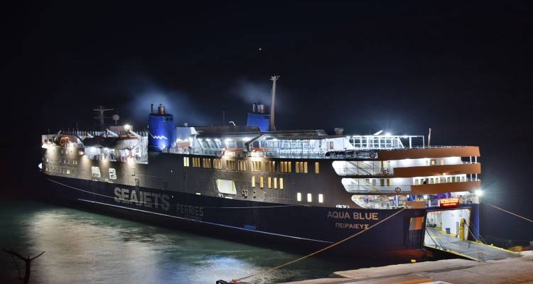 Aqua Blue: Δεμένο θα μείνει σήμερα στο Λαύριο