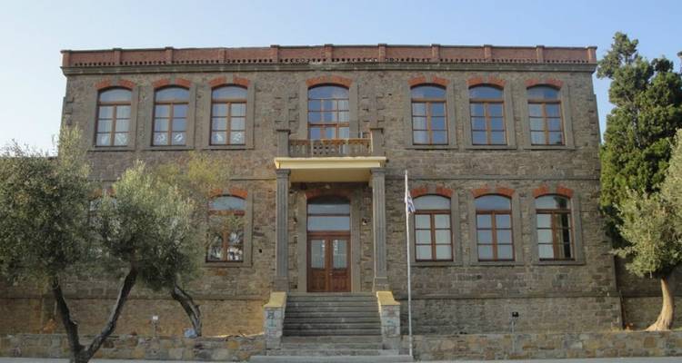 &Sigma;&Epsilon;&Pi;&Epsilon; &Lambda;ή&mu;&nu;&omicron;&upsilon;: &Kappa;&alpha;&iota; &tau;&omicron; &Delta;&eta;&mu;&omicron;&tau;&iota;&kappa;ό &Sigma;&chi;&omicron;&lambda;&epsilon;ί&omicron; &Mu;&omicron;ύ&delta;&rho;&omicron;&upsilon; &kappa;&alpha;&iota; &tau;&omicron; &Nu;&eta;&pi;&iota;&alpha;&gamma;&omega;&gamma;&epsilon;ί&omicron; &Alpha;&gamma;ί&omicron;&upsilon; &Delta;&eta;&mu;&eta;&tau;&rho;ί&omicron;&upsilon; &chi;&rho;&epsilon;&iota;ά&zeta;&omicron;&nu;&tau;&alpha;&iota; &epsilon;&pi;&iota;&sigma;&kappa;&epsilon;&upsilon;έ&sigmaf;