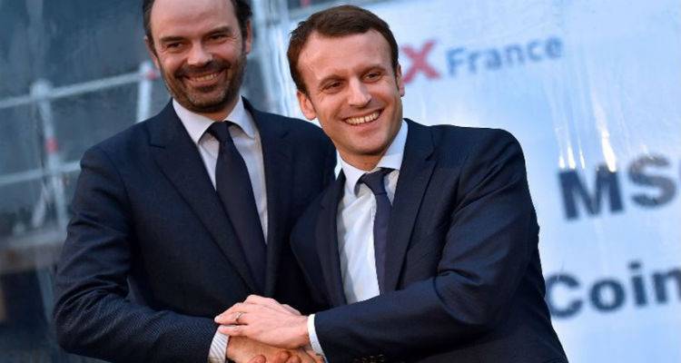 &Pi;έ&phi;&tau;&epsilon;&iota; &eta; &delta;&eta;&mu;&omicron;&tau;&iota;&kappa;ό&tau;&eta;&tau;&alpha; &tau;&omicron;&upsilon; &Mu;&alpha;&kappa;&rho;ό&nu; &alpha;&lambda;&lambda;ά ό&chi;&iota; &kappa;&alpha;&iota; &tau;&omicron;&upsilon; &pi;&rho;&omega;&theta;&upsilon;&pi;&omicron;&upsilon;&rho;&gamma;&omicron;ύ &Phi;&iota;&lambda;ί&pi;