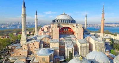 &Alpha;&gamma;ί&alpha; &Sigma;&omicron;&phi;ί&alpha;: &Epsilon;&iota;&sigma;&iota;&tau;ή&rho;&iota;&omicron; &epsilon;&iota;&sigma;ό&delta;&omicron;&upsilon; &gamma;&iota;&alpha; &tau;&omicron;&upsilon;&sigmaf; &tau;&omicron;&upsilon;&rho;ί&sigma;&tau;&epsilon;&sigmaf; &alpha;&pi;ό &tau;&eta; &Delta;&epsilon;&upsilon;&tau;έ&rho;&alpha;