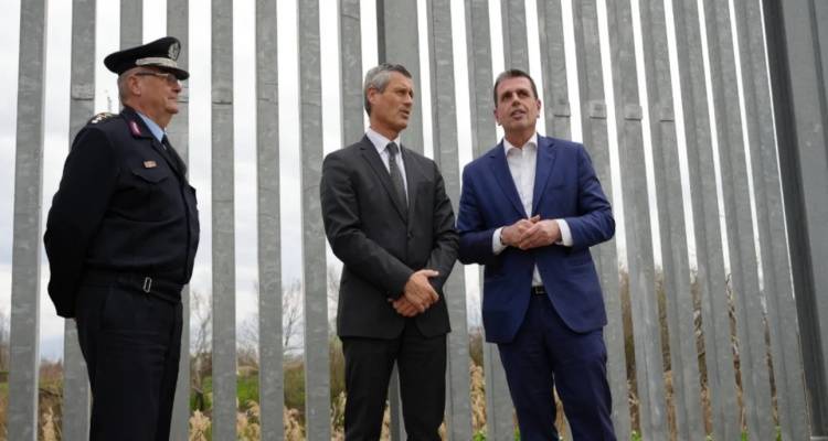 &Sigma;&tau;&omicron;&nu; Έ&beta;&rho;&omicron; &omicron; &Kappa;&alpha;&iota;&rho;ί&delta;&eta;&sigmaf;: &Pi;ά&nu;&omega; &alpha;&pi;ό 75% &eta; &sigma;&upsilon;&nu;&omicron;&lambda;&iota;&kappa;ή &pi;&tau;ώ&sigma;&eta; &mu;&epsilon;&tau;&alpha;&nu;&alpha;&sigma;&tau;&epsilon;&upsilon;&tau;&iota;&kappa;ώ&nu; &rho;&omicron;ώ&nu; &alpha;&pi;ό &tau;&eta;&nu; &Tau;&omicron;&upsilon;&rho;&kappa;ί&alpha; | &Alpha;&upsilon;&xi;&eta;&tau;&iota;&kappa;ή &tau;ά&sigma;&eta; &sigma;&tau;&eta; &Gamma;&alpha;ύ&delta;&omicron;