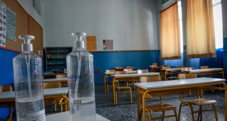 Σχολεία: Αγώνας δρόμου για να ανοίξουν στις 8 Ιανουαρίου | Πού θα κριθεί η επιστροφή στις τάξεις