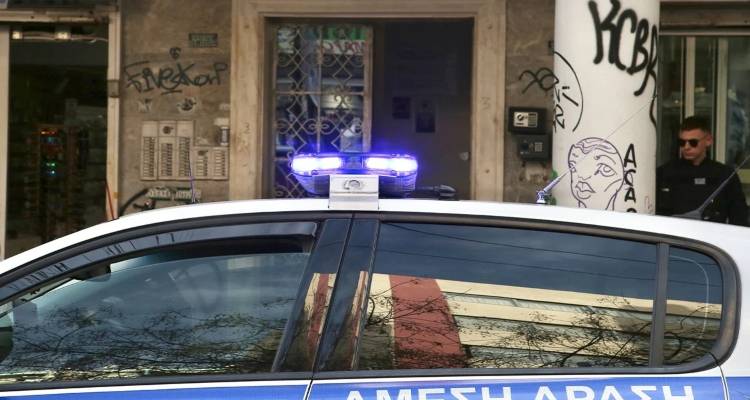 &Epsilon;&rho;&omega;&tau;&iota;&kappa;ό &pi;&alpha;&iota;&chi;&nu;ί&delta;&iota; &pi;&omicron;&upsilon; &epsilon;&xi;&epsilon;&lambda;ί&chi;&theta;&eta;&kappa;&epsilon; &sigma;&epsilon; &tau;&rho;&alpha;&gamma;&omega;&delta;ί&alpha; &delta;&epsilon;ί&chi;&nu;&omicron;&upsilon;&nu; &tau;&alpha; &pi;&rho;ώ&tau;&alpha; &sigma;&tau;&omicron;&iota;&chi;&epsilon;ί&alpha; &gamma;&iota;&alpha; &tau;&omicron;&nu; &theta;ά&nu;&alpha;&tau;&omicron; &tau;&omicron;&upsilon; ά&nu;&delta;&rho;&alpha; &sigma;&tau;&eta;&nu; &Omicron;&mu;ό&nu;&omicron;&iota;&alpha;