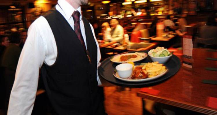 &Zeta;&eta;&tau;&omicron;ύ&nu;&tau;&alpha;&iota; &sigma;&epsilon;&rho;&beta;&iota;&tau;ό&rho;&omicron;&iota; &gamma;&iota;&alpha; &nu;&upsilon;&chi;&tau;&epsilon;&rho;&iota;&nu;ό &mu;&alpha;&gamma;&alpha;&zeta;ί &tau;&eta;&sigmaf; &Lambda;ή&mu;&nu;&omicron;&upsilon;