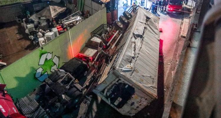 &Pi;ώ&sigmaf; έ&pi;&epsilon;&sigma;&epsilon; &tau;&omicron; &phi;&omicron;&rho;&tau;&eta;&gamma;ό &alpha;&pi;ό &tau;&eta; &gamma;έ&phi;&upsilon;&rho;&alpha; &tau;&eta;&sigmaf; &Pi;. &Rho;ά&lambda;&lambda;&eta; &sigma;&tau;&eta; &Theta;&eta;&beta;ώ&nu; -&laquo;&Alpha;&nu; &epsilon;ί&chi;&alpha; &kappa;&alpha;&theta;&upsilon;&sigma;&tau;&epsilon;&rho;ή&sigma;&epsilon;&iota; &delta;&epsilon;&upsilon;&tau;&epsilon;&rho;ό&lambda;&epsilon;&pi;&tau;&alpha;, &theta;&alpha; έ&pi;&epsilon;&phi;&tau;&epsilon; &epsilon;&pi;ά&nu;&omega; &mu;&omicron;&upsilon;&raquo;