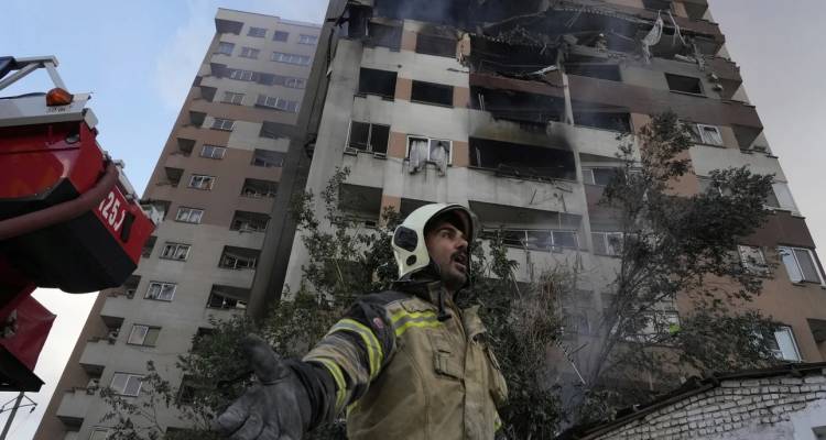 Καίριο το πλήγμα του Ισραήλ κατά του Ιράν | Eξουδετέρωσε 20 ανώτερους διοικητές, πυρηνικούς επιστήμονες