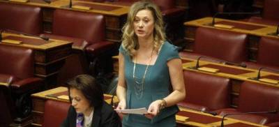 &Beta;&omicron;&upsilon;&lambda;&epsilon;&upsilon;&tau;έ&sigmaf; &laquo;έ&sigma;&tau;&rho;&omega;&sigma;&alpha;&nu;&raquo; &sigma;&tau;&omicron; &kappa;&upsilon;&nu;ή&gamma;&iota; &mu;έ&sigma;&alpha; &sigma;&tau;&eta;&nu; &Omicron;&lambda;&omicron;&mu;έ&lambda;&epsilon;&iota;&alpha; &tau;&eta; &Rho;&alpha;&chi;ή&lambda; &Mu;&alpha;&kappa;&rho;ή &gamma;&iota;&alpha; &nu;&alpha; &tau;&eta; &delta;&epsilon;ί&rho;&omicron;&upsilon;&nu;