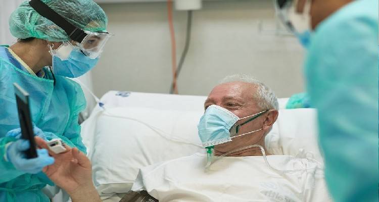 Βρετανία – Covid : Αύξηση των λοιμώξεων και των νοσηλειών, μείωση όμως του αριθμού των θανάτων