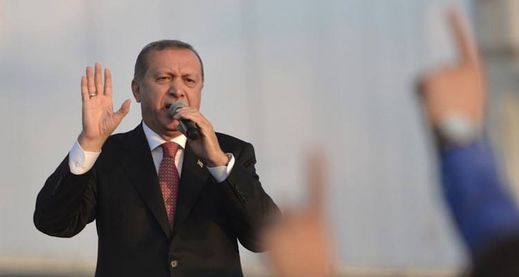 &Kappa;ά&nu;&tau;&omicron; ό&pi;&omega;&sigmaf; &eta; &Epsilon;&lambda;&lambda;ά&delta;&alpha;: &laquo;&Pi;&alpha;&rho;&alpha;&iota;&tau;ή&sigma;&omicron;&upsilon;&raquo; &lambda;έ&epsilon;&iota; &sigma;&tau;&omicron;&nu; &Epsilon;&rho;&nu;&tau;&omicron;&gamma;ά&nu; &eta; &tau;&omicron;&upsilon;&rho;&kappa;&iota;&kappa;ή &alpha;&nu;&tau;&iota;&pi;&omicron;&lambda;ί&tau;&epsilon;&upsilon;&sigma;&eta;