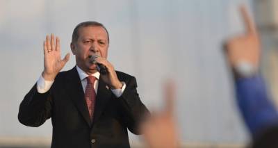 &Kappa;ά&nu;&tau;&omicron; ό&pi;&omega;&sigmaf; &eta; &Epsilon;&lambda;&lambda;ά&delta;&alpha;: &laquo;&Pi;&alpha;&rho;&alpha;&iota;&tau;ή&sigma;&omicron;&upsilon;&raquo; &lambda;έ&epsilon;&iota; &sigma;&tau;&omicron;&nu; &Epsilon;&rho;&nu;&tau;&omicron;&gamma;ά&nu; &eta; &tau;&omicron;&upsilon;&rho;&kappa;&iota;&kappa;ή &alpha;&nu;&tau;&iota;&pi;&omicron;&lambda;ί&tau;&epsilon;&upsilon;&sigma;&eta;