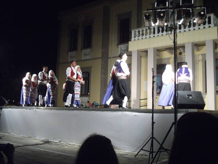 Άνοιξε εχθές η αυλαία για το 2ήμερο Φεστιβάλ Παραδοσιακών Χορών (video + photos)