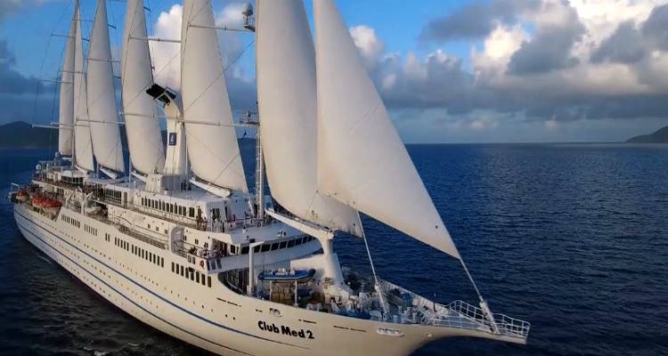 Club Med 2: &Tau;&omicron; &pi;&omicron;&lambda;&upsilon;&tau;&epsilon;&lambda;έ&sigmaf; &kappa;&rho;&omicron;&upsilon;&alpha;&zeta;&iota;&epsilon;&rho;ό&pi;&lambda;&omicron;&iota;&omicron; &theta;&alpha; &kappa;&alpha;&tau;&alpha;&pi;&lambda;&epsilon;ύ&sigma;&epsilon;&iota; &sigma;&tau;&eta; &Lambda;ή&mu;&nu;&omicron; (photo &amp; video)