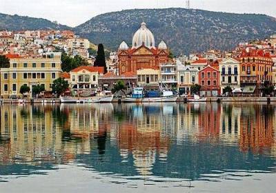 &Mu;ά&nu;&alpha; &kappa;&alpha;&iota; &kappa;ό&rho;&eta; έ&delta;&epsilon;&iota;&rho;&alpha;&nu; &delta;&eta;&mu;&omicron;&tau;&iota;&kappa;ό &sigma;ύ&mu;&beta;&omicron;&upsilon;&lambda;&omicron;