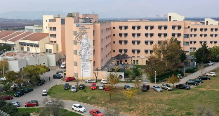 &Lambda;ά&rho;&iota;&sigma;&alpha;: &Delta;&iota;&alpha;&sigma;&omega;&lambda;&eta;&nu;&omega;&mu;έ&nu;&omicron; &nu;&omicron;&sigma;&eta;&lambda;&epsilon;ύ&epsilon;&tau;&alpha;&iota; &tau;&omicron; 9&chi;&rho;&omicron;&nu;&omicron; &pi;&alpha;&iota;&delta;ί &pi;&omicron;&upsilon; &pi;&nu;ί&gamma;&eta;&kappa;&epsilon; &alpha;&pi;ό &pi;&omicron;&rho;&tau;&omicron;&kappa;ά&lambda;&iota;