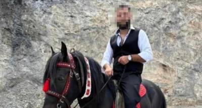 &Pi;&alpha;&rho;&alpha;&delta;ό&theta;&eta;&kappa;&epsilon; &omicron; 23&chi;&rho;&omicron;&nu;&omicron;&sigmaf; &delta;&omicron;&lambda;&omicron;&phi;ό&nu;&omicron;&sigmaf; &sigma;&tau;&eta;&nu; &Kappa;&rho;ή&tau;&eta; | &Lambda;ύ&tau;&rho;&alpha;&sigmaf;: &Tau;&omicron; &theta;ύ&mu;&alpha; &epsilon;ί&chi;&epsilon; &beta;&alpha;&rho;ύ &pi;&omicron;&iota;&nu;&iota;&kappa;ό &pi;&alpha;&rho;&epsilon;&lambda;&theta;ό&nu;, &tau;&omicron;&nu; &epsilon;ί&chi;&epsilon; &alpha;&pi;&epsilon;&iota;&lambda;ή&sigma;&epsilon;&iota;