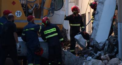 Έ&kappa;&rho;&eta;&xi;&eta; &sigma;&tau;&eta;&nu; &Pi;&lambda;ά&kappa;&alpha;: &Alpha;&gamma;&omega;&nu;ί&alpha; &gamma;&iota;&alpha; &tau;&omicron;&upsilon;&sigmaf; &pi;έ&nu;&tau;&epsilon; &alpha;&gamma;&nu;&omicron;&omicron;ύ&mu;&epsilon;&nu;&omicron;&upsilon;&sigmaf; | &Sigma;&upsilon;&nu;&epsilon;&chi;ί&zeta;&omicron;&nu;&tau;&alpha;&iota; &omicron;&iota; έ&rho;&epsilon;&upsilon;&nu;&epsilon;&sigmaf; &sigma;&tau;&alpha; &epsilon;&rho;&epsilon;ί&pi;&iota;&alpha;, &nu;&epsilon;&kappa;&rho;ή &alpha;&nu;&alpha;&sigma;ύ&rho;&theta;&eta;&kappa;&epsilon; &gamma;&upsilon;&nu;&alpha;ί&kappa;&alpha;