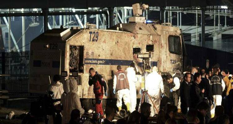 &Tau;&rho;ό&mu;&omicron;&sigmaf; &xi;&alpha;&nu;ά &sigma;&tau;&eta;&nu; &Tau;&omicron;&upsilon;&rho;&kappa;ί&alpha;: 29 &nu;&epsilon;&kappa;&rho;&omicron;ί, 166 &tau;&rho;&alpha;&upsilon;&mu;&alpha;&tau;ί&epsilon;&sigmaf; &alpha;&pi;ό &tau;&eta; &delta;&iota;&pi;&lambda;ή &epsilon;&pi;ί&theta;&epsilon;&sigma;&eta; (photos + video)