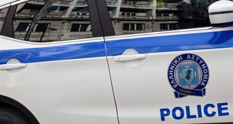 &Sigma;&upsilon;&nu;&epsilon;&lambda;ή&phi;&theta;&eta; 42&chi;&rho;&omicron;&nu;&omicron;&sigmaf; &sigma;&epsilon; &upsilon;&delta;ά&tau;&iota;&nu;&omicron; &pi;ά&rho;&kappa;&omicron; &pi;&omicron;&upsilon; &phi;&omega;&tau;&omicron;&gamma;&rho;ά&phi;&iota;&zeta;&epsilon; &alpha;&nu;ή&lambda;&iota;&kappa;&alpha; &mu;&epsilon; &tau;&omicron; &kappa;&iota;&nu;&eta;&tau;ό &tau;&omicron;&upsilon; -&Delta;&iota;έ&theta;&epsilon;&tau;&epsilon; &pi;&lambda;&alpha;&sigma;&tau;ή &kappa;ά&rho;&tau;&alpha; &epsilon;&iota;&sigma;ό&delta;&omicron;&upsilon;