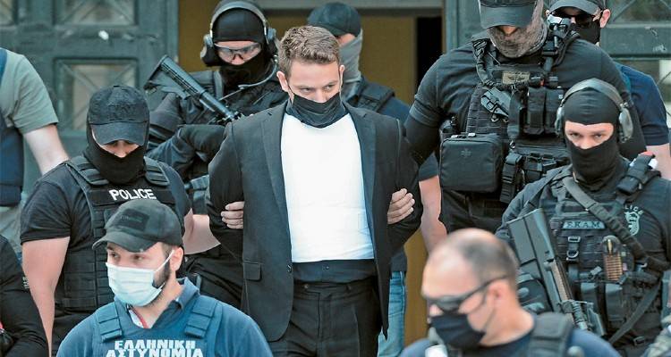 Έ&gamma;&kappa;&lambda;&eta;&mu;&alpha; &sigma;&tau;&alpha; &Gamma;&lambda;&upsilon;&kappa;ά &Nu;&epsilon;&rho;ά - &Eta; &kappa;ά&mu;&epsilon;&rho;&alpha; &kappa;&alpha;&iota; &tau;&omicron; &tau;&eta;&lambda;έ&phi;&omega;&nu;&omicron; &laquo;&mu;ί&lambda;&eta;&sigma;&alpha;&nu;&raquo;: &Omicron; &Alpha;&nu;&alpha;&gamma;&nu;&omega;&sigma;&tau;ό&pi;&omicron;&upsilon;&lambda;&omicron;&sigmaf; &delta;&epsilon;&nu; &epsilon;ί&chi;&epsilon; &sigma;&upsilon;&nu;&epsilon;&rho;&gamma;ό