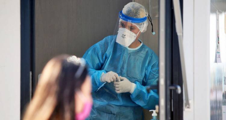 Κορωνοϊός: Νέο θλιβερό ρεκόρ με 35 νεκρούς σε ένα 24ωρο | 1.914 τα κρούσματα