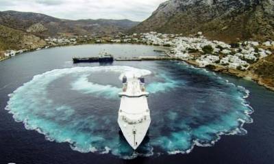 &Epsilon;&pi;&iota;&beta;&alpha;&tau;&iota;&kappa;ό &pi;&lambda;&omicron;ί&omicron; &phi;&epsilon;ύ&gamma;&epsilon;&iota; &alpha;&pi;ό &tau;&eta; &Sigma;ί&phi;&nu;&omicron; &mu;&epsilon;... &pi;&iota;&rho;&omicron;&upsilon;έ&tau;&alpha; (video)