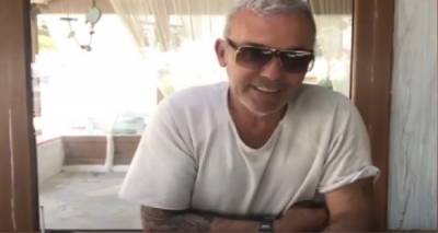 &Sigma;&tau;έ&lambda;&iota;&omicron;&sigmaf; &Rho;ό&kappa;&kappa;&omicron;&sigmaf;: &Eta; &sigma;&tau;&iota;&gamma;&mu;ή &pi;&omicron;&upsilon; &pi;&alpha;ί&zeta;&omega; &sigma;&tau;&eta; &Lambda;ή&mu;&nu;&omicron; &epsilon;ί&nu;&alpha;&iota; &pi;ά&nu;&tau;&alpha; &iota;&delta;&iota;&alpha;ί&tau;&epsilon;&rho;&eta; (video)