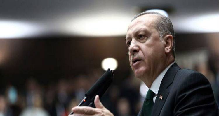 O E&rho;&nu;&tau;&omicron;&gamma;ά&nu; &pi;&rho;&omicron;&epsilon;&iota;&delta;&omicron;&pi;&omicron;&iota;&epsilon;ί: &laquo;&Epsilon;&rho;&chi;&epsilon;&tau;&alpha;&iota; &Gamma;' &Pi;&alpha;&gamma;&kappa;ό&sigma;&mu;&iota;&omicron;&sigmaf; &Pi;ό&lambda;&epsilon;&mu;&omicron;&sigmaf;&raquo;