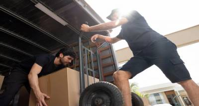 Μικρή αγγελία: Επιχείρηση αναζητά υπάλληλο για φορτοεκφορτώσεις.