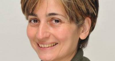 &Sigma;&tau;&omicron; &Delta;.&Sigma; &tau;&eta;&sigmaf; &Pi;&epsilon;&rho;&iota;&beta;&alpha;&lambda;&lambda;&omicron;&nu;&tau;&iota;&kappa;ή&sigmaf; &Omicron;&mu;&omicron;&sigma;&pi;&omicron;&nu;&delta;ί&alpha;&sigmaf; &eta; Ά&nu;&nu;&alpha; &Tau;&omicron;&sigma;&omicron;ύ&nu;&omicron;&gamma;&lambda;&omicron;&upsilon; | Ή&rho;&theta;&epsilon; &pi;&rho;ώ&tau;&eta; &sigma;&epsilon; &sigma;&tau;&alpha;&upsilon;&rho;&omicron;ύ&sigmaf;