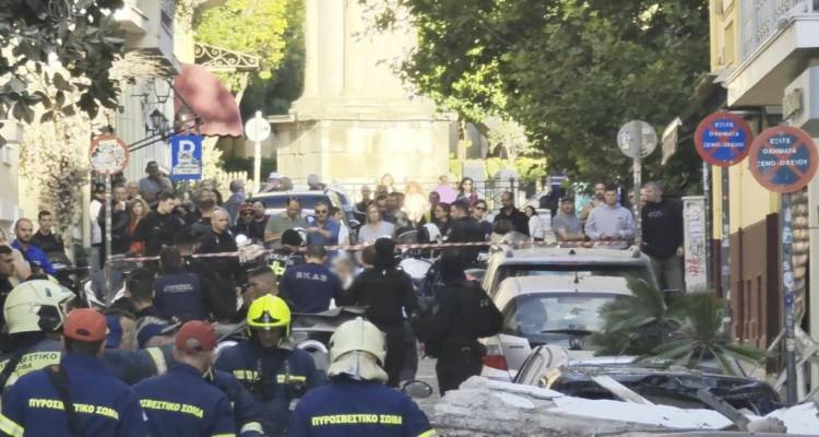 &Iota;&sigma;&chi;&upsilon;&rho;ή έ&kappa;&rho;&eta;&xi;&eta; &sigma;&epsilon; &kappa;&tau;ή&rho;&iota;&omicron; &sigma;&tau;&eta;&nu; &Pi;&lambda;ά&kappa;&alpha;, &tau;&rho;&alpha;&upsilon;&mu;&alpha;&tau;ί&sigma;&tau;&eta;&kappa;&epsilon; &pi;&epsilon;&rho;&alpha;&sigma;&tau;&iota;&kappa;ό&sigmaf;, &alpha;&pi;&epsilon;&gamma;&kappa;&lambda;&omega;&beta;ί&sigma;&tau;&eta;&kappa;&alpha;&nu; &delta;ύ&omicron; &gamma;&upsilon;&nu;&alpha;ί&kappa;&epsilon;&sigmaf;