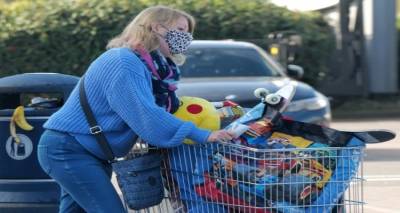 Βρετανία:  Η εφοδιαστική κρίση απειλεί τα Χριστούγεννα – Συνωστισμός στα καταστήματα για την αγορά παιχνιδιών