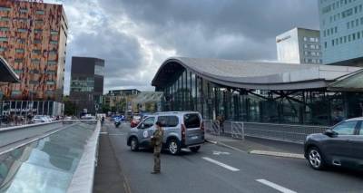 &Gamma;&alpha;&lambda;&lambda;ί&alpha;: Z&epsilon;&upsilon;&gamma;ά&rho;&iota; &pi;&rho;&omicron;&kappa;ά&lambda;&epsilon;&sigma;&epsilon; &pi;&alpha;&nu;&iota;&kappa;ό &sigma;&tau;&eta; &Lambda;&iota;&lambda; &gamma;&iota;&alpha; &nu;&alpha; &mu;&eta; &chi;ά&sigma;&epsilon;&iota; &tau;&omicron; &tau;&rho;έ&nu;&omicron; | &Kappa;&alpha;&tau;ή&gamma;&gamma;&epsilon;&iota;&lambda;&alpha;&nu; &delta;ή&theta;&epsilon;&nu; &laquo;ύ&pi;&omicron;&pi;&tau;&omicron;&upsilon;&sigmaf; &tau;&rho;&omicron;&mu;&omicron;&kappa;&rho;ά&tau;&epsilon;&sigmaf;&raquo;