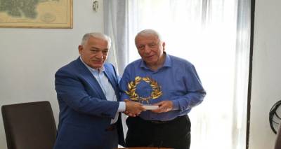 &Epsilon;&pi;&alpha;&phi;έ&sigmaf; &tau;&omicron;&upsilon; &Kappa;. &Mu;&omicron;&upsilon;&tau;&zeta;&omicron;ύ&rho;&eta; &sigma;&tau;&eta; &Lambda;ή&mu;&nu;&omicron; &kappa;&alpha;&iota; &sigma;&upsilon;&mu;&mu;&epsilon;&tau;&omicron;&chi;ή &sigma;&epsilon; &eta;&mu;&epsilon;&rho;ί&delta;&alpha; &gamma;&iota;&alpha; &tau;&eta;&nu; &epsilon;&nu;έ&rho;&gamma;&epsilon;&iota;&alpha;