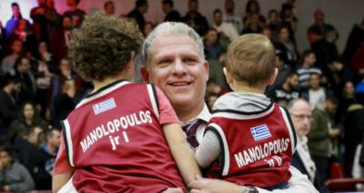 &Mu;&alpha;&nu;&omega;&lambda;ό&pi;&omicron;&upsilon;&lambda;&omicron;&sigmaf;: &laquo;&Eta; &Lambda;ή&mu;&nu;&omicron;&sigmaf; &epsilon;ί&nu;&alpha;&iota; έ&nu;&alpha; &pi;&alpha;&nu;έ&mu;&omicron;&rho;&phi;&omicron; &nu;&eta;&sigma;ί&raquo;