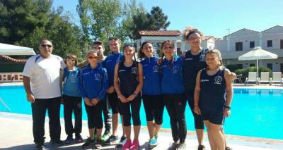 &Tau;&alpha; "&sigma;ή&kappa;&omega;&sigma;&epsilon;" ό&lambda;&alpha; &kappa;&alpha;&iota; &epsilon;&pi;έ&sigma;&tau;&rho;&epsilon;&psi;&epsilon; &Lambda;ή&mu;&nu;&omicron; &tau;&omicron; &tau;&mu;ή&mu;&alpha; &sigma;&tau;ί&beta;&omicron;&upsilon; &tau;&eta;&sigmaf; &Alpha;&Epsilon;&Lambda;