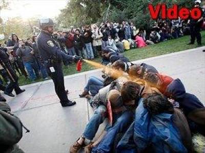 Αποζημίωση σε αστυνομικό που...ψέκασε φοιτητές