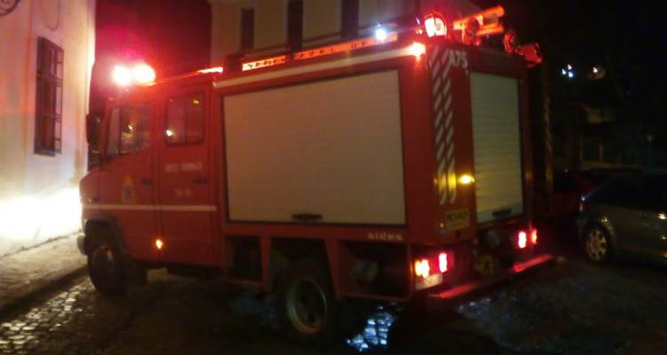 &Phi;&omega;&tau;&iota;ά &sigma;&epsilon; &alpha;&upsilon;&tau;&omicron;&kappa;ί&nu;&eta;&tau;&omicron; &sigma;&tau;&omicron; &Kappa;&omicron;&nu;&tau;&omicron;&pi;&omicron;ύ&lambda;&iota;