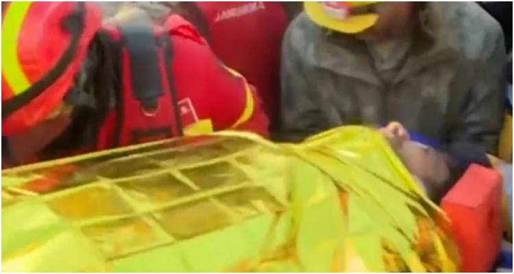 &Sigma;&epsilon;&iota;&sigma;&mu;ό&sigmaf; &sigma;&tau;&eta;&nu; &Tau;&omicron;&upsilon;&rho;&kappa;ί&alpha;: Ά&nu;&delta;&rho;&alpha;&sigmaf; &alpha;&nu;&alpha;&sigma;ύ&rho;&theta;&eta;&kappa;&epsilon; &zeta;&omega;&nu;&tau;&alpha;&nu;ό&sigmaf; &alpha;&pi;ό &tau;&alpha; &sigma;&upsilon;&nu;&tau;&rho;ί&mu;&mu;&iota;&alpha; &mu;&epsilon;&tau;ά &alpha;&pi;ό 149 ώ&rho;&epsilon;&sigmaf; [&beta;ί&nu;&tau;&epsilon;&omicron;]