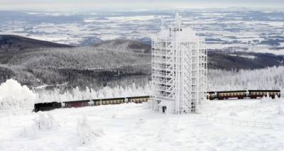 &Kappa;ύ&mu;&alpha; &psi;ύ&chi;&omicron;&upsilon;&sigmaf; &sigma;&alpha;&rho;ώ&nu;&epsilon;&iota; &tau;&eta;&nu; &Epsilon;&upsilon;&rho;ώ&pi;&eta;: &Chi;&iota;&omicron;&nu;&iota;ά&sigmaf; &kappa;&alpha;&iota; &laquo;&pi;&alpha;&gamma;&omega;&mu;έ&nu;&omicron; &nu;&epsilon;&rho;ό&raquo; &phi;έ&rho;&nu;&omicron;&upsilon;&nu; &pi;&rho;&omicron;&beta;&lambda;ή&mu;&alpha;&tau;&alpha; &sigma;&epsilon; &alpha;&epsilon;&rho;&omicron;&delta;&rho;ό&mu;&iota;&alpha; &kappa;&alpha;&iota; &tau;&rho;έ&nu;&alpha;