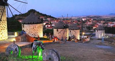 &Alpha;&nu;&eta;&sigma;&upsilon;&chi;ί&alpha; &alpha;&pi;ό &kappa;&alpha;&tau;&omicron;ί&kappa;&omicron;&upsilon;&sigmaf; &tau;&omicron;&upsilon; &Kappa;&omicron;&nu;&tau;&iota;ά &gamma;&iota;&alpha; &tau;&alpha; &sigma;&upsilon;&nu;&epsilon;&chi;ή &kappa;&rho;&omicron;ύ&sigma;&mu;&alpha;&tau;&alpha; &nu;&epsilon;&kappa;&rho;ώ&nu; &alpha;&delta;έ&sigma;&pi;&omicron;&tau;&omega;&nu; &zeta;ώ&omega;&nu;