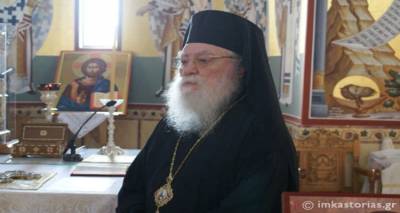 100 &euro; &sigma;&tau;&omicron; &Gamma;&eta;&rho;&omicron;&kappa;&omicron;&mu;&epsilon;ί&omicron; &Lambda;ή&mu;&nu;&omicron;&upsilon; &sigma;&tau;&eta; &mu;&nu;ή&mu;&eta; &tau;&omicron;&upsilon; &Mu;&eta;&tau;&rho;&omicron;&pi;&omicron;&lambda;ί&tau;&eta; &Iota;&epsilon;&rho;ό&theta;&epsilon;&omicron;&upsilon; &alpha;&pi;ό &tau;&omicron;&nu; &Iota;&alpha;&tau;&rho;&iota;&kappa;ό &Sigma;ύ&lambda;&lambda;&omicron;&gamma;&omicron;