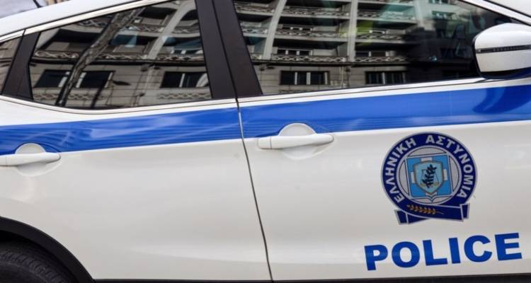 &Sigma;&omicron;&kappa; &sigma;&tau;&omicron;&nu; &Pi;&epsilon;&iota;&rho;&alpha;&iota;ά: 16&chi;&rho;&omicron;&nu;&eta; &mu;&alpha;&chi;&alpha;ί&rho;&omega;&sigma;&epsilon; 19&chi;&rho;&omicron;&nu;&eta; έ&xi;&omega; &alpha;&pi;ό &nu;&upsilon;&chi;&tau;&epsilon;&rho;&iota;&nu;ό &kappa;έ&nu;&tau;&rho;&omicron; &kappa;&alpha;&iota; &tau;&eta;&nu; &epsilon;&gamma;&kappa;&alpha;&tau;έ&lambda;&epsilon;&iota;&psi;&epsilon; &tau;&rho;&alpha;&upsilon;&mu;&alpha;&tau;&iota;&sigma;&mu;έ&nu;&eta;