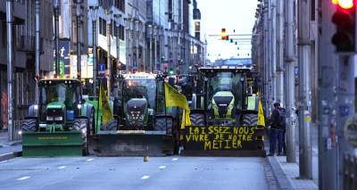 &Omicron;&iota; &alpha;&gamma;&rho;ό&tau;&epsilon;&sigmaf; &epsilon;&pi;έ&sigma;&tau;&rho;&epsilon;&psi;&alpha;&nu; &mu;&epsilon; &tau;&rho;&alpha;&kappa;&tau;έ&rho; &sigma;&tau;&iota;&sigmaf; &Beta;&rho;&upsilon;&xi;έ&lambda;&lambda;&epsilon;&sigmaf; | &Chi;ά&omicron;&sigmaf; &sigma;&tau;&omicron;&upsilon;&sigmaf; &delta;&rho;ό&mu;&omicron;&upsilon;&sigmaf; &tau;&eta;&sigmaf; &pi;&rho;&omega;&tau;&epsilon;ύ&omicron;&upsilon;&sigma;&alpha;&sigmaf; &tau;&omicron;&upsilon; &Beta;&epsilon;&lambda;&gamma;ί&omicron;&upsilon;