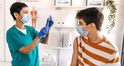 Βρετανία-  Covid: Ο εμβολιασμός παιδιών από 12 έως 15 ετών συνιστάται    από τους κορυφαίους ιατρούς του Ηνωμένου Βασιλείου