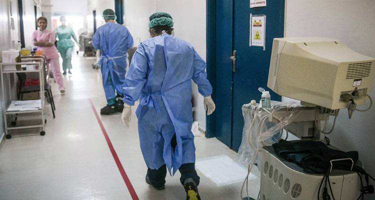 Τσιόδρας: 21 νέα κρούσματα | Στον οικισμό των Ρομά στη Λάρισα τα 19