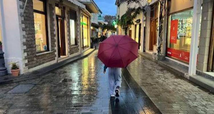 Καιρός: Έρχεται πενθήμερη κακοκαιρία με βροχές και καταιγίδες | Καταιγίδα τα ξημερώματα στη Λήμνο