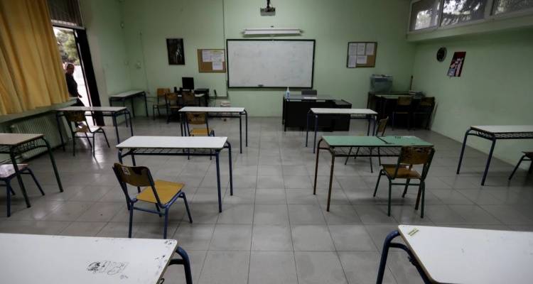 &Pi;ά&tau;&rho;&alpha;: &Mu;&epsilon; &mu;&eta;&nu;&iota;&gamma;&gamma;ί&tau;&iota;&delta;&alpha; &nu;&omicron;&sigma;&eta;&lambda;&epsilon;ύ&epsilon;&tau;&alpha;&iota; &mu;&alpha;&theta;ή&tau;&rho;&iota;&alpha; &pi;&omicron;&upsilon; &lambda;&iota;&pi;&omicron;&theta;ύ&mu;&eta;&sigma;&epsilon; &sigma;&tau;&omicron; &sigma;&chi;&omicron;&lambda;&epsilon;ί&omicron;